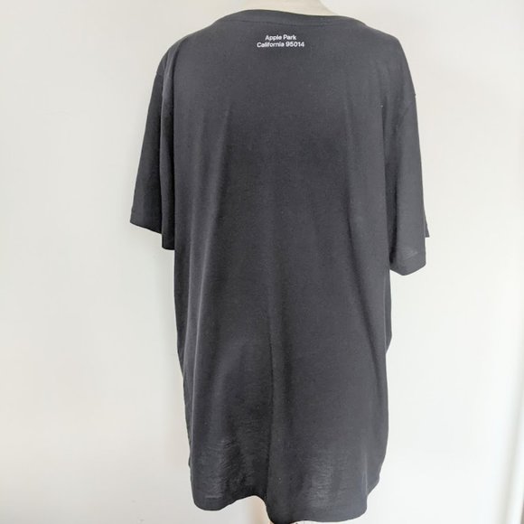 Medium Apple Park T-shirt - Picture 2 of 3